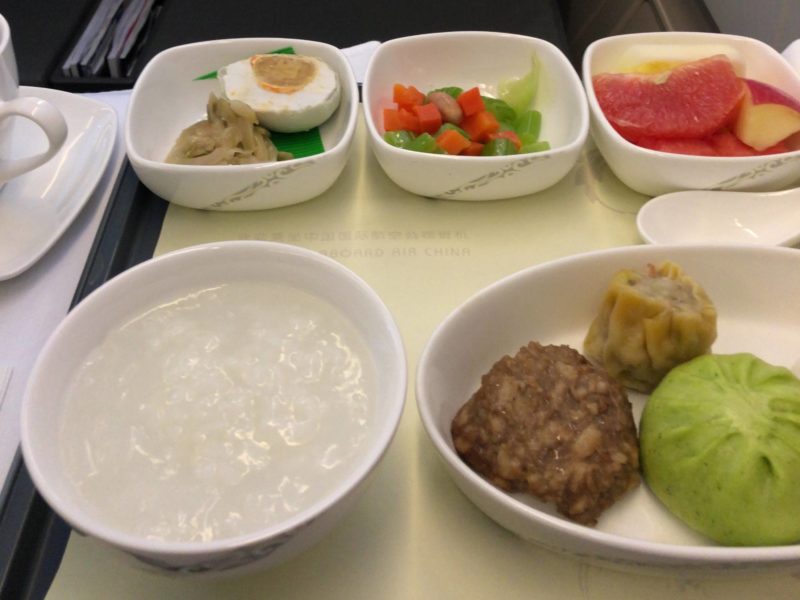 中国国際航空　ビジネスクラス　朝食